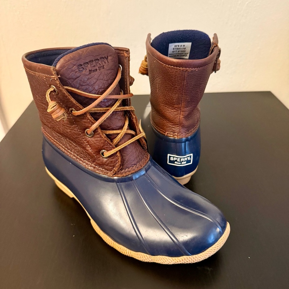 Sperry Saltwater Duck Boots - women’s size 8